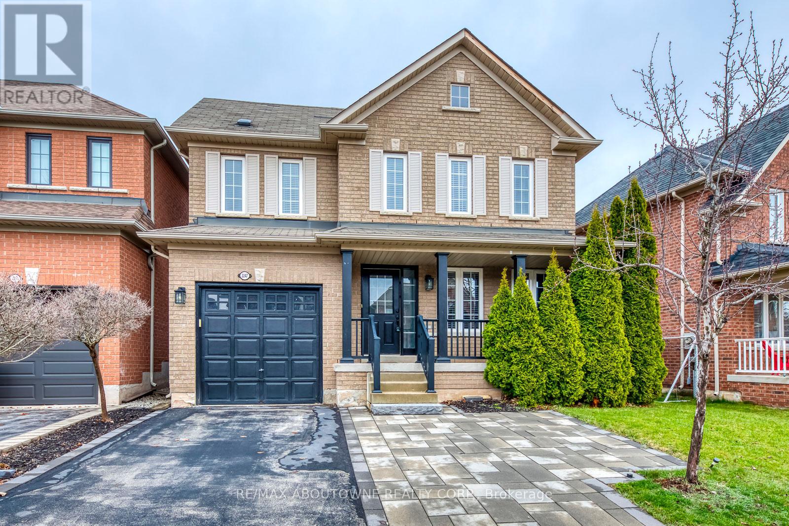 Photo 1 of 2247 Briargrove Circle, Oakville ON