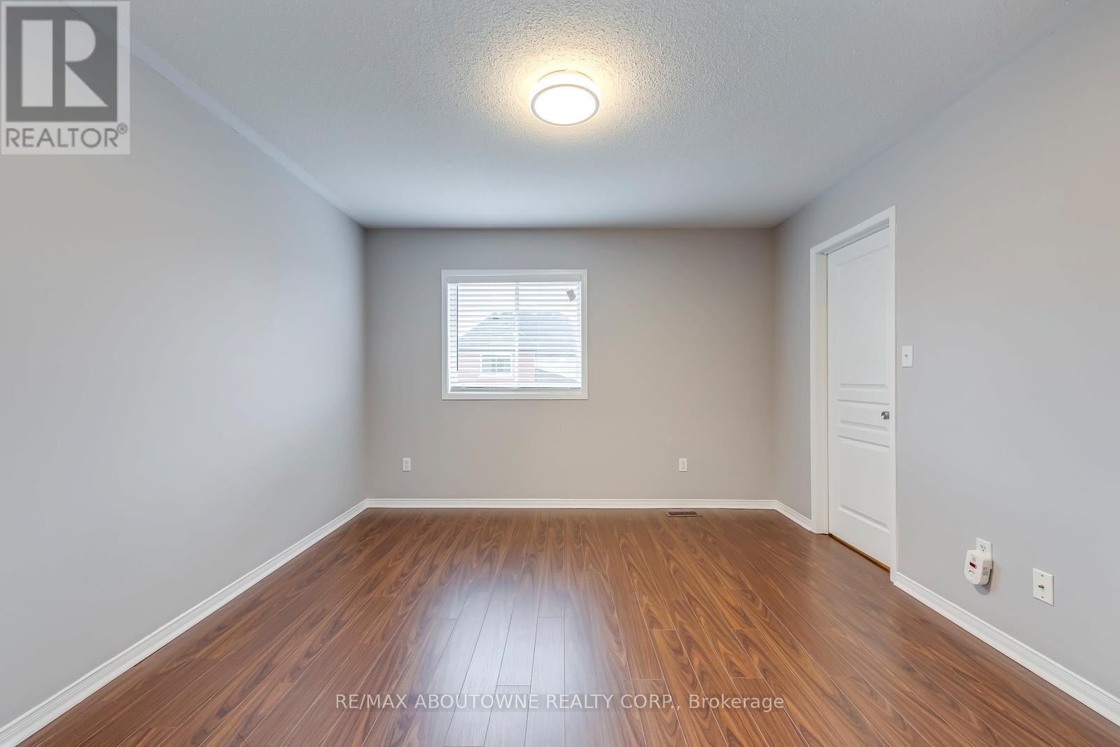 Photo 23 of 2247 Briargrove Circle, Oakville ON