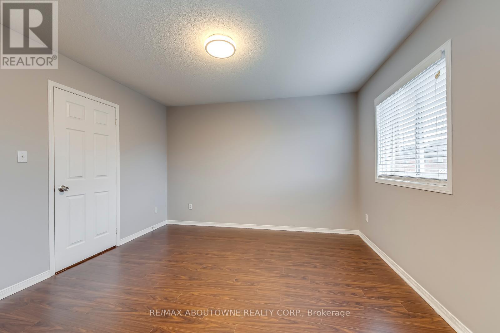 Photo 25 of 2247 Briargrove Circle, Oakville ON