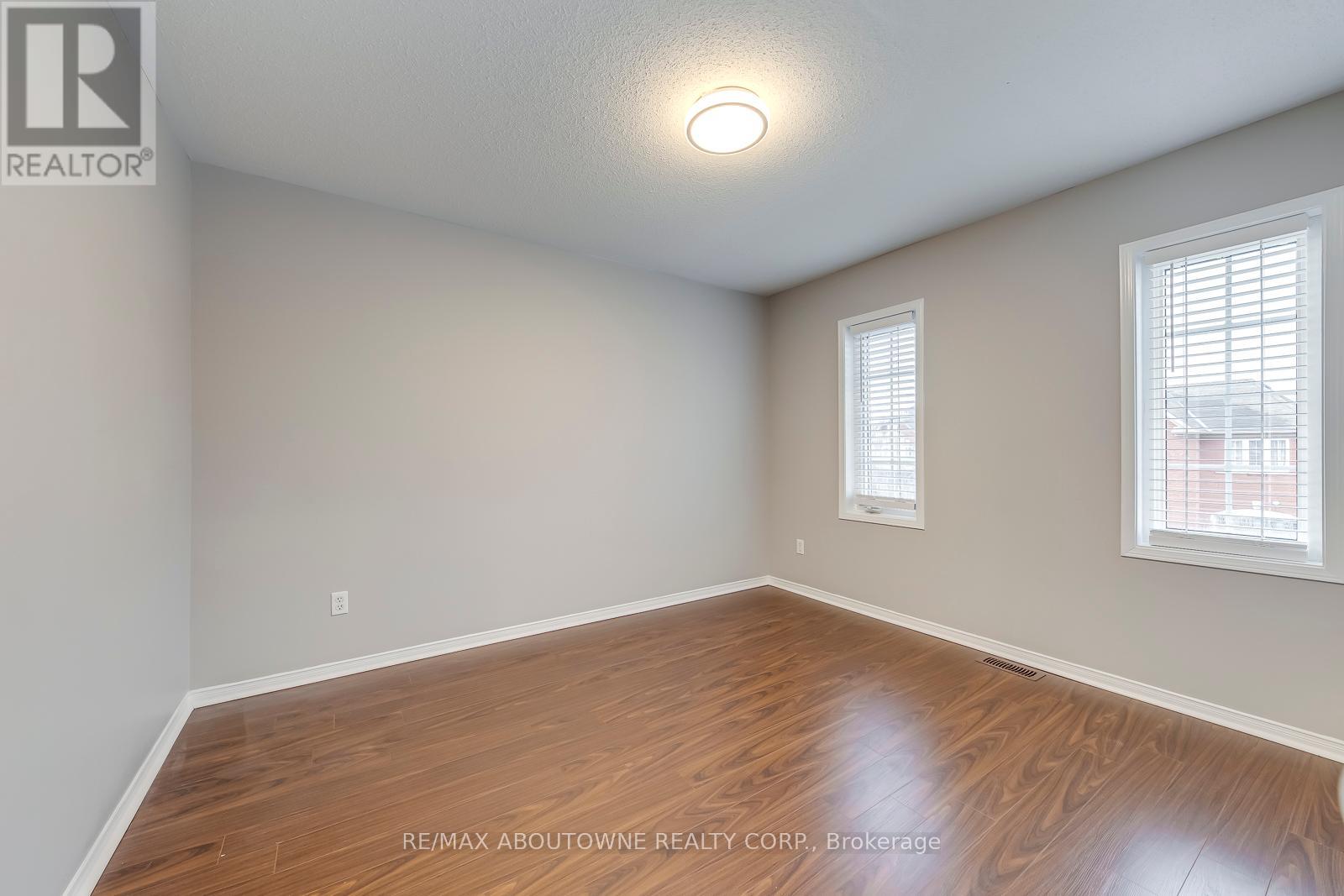 Photo 30 of 2247 Briargrove Circle, Oakville ON