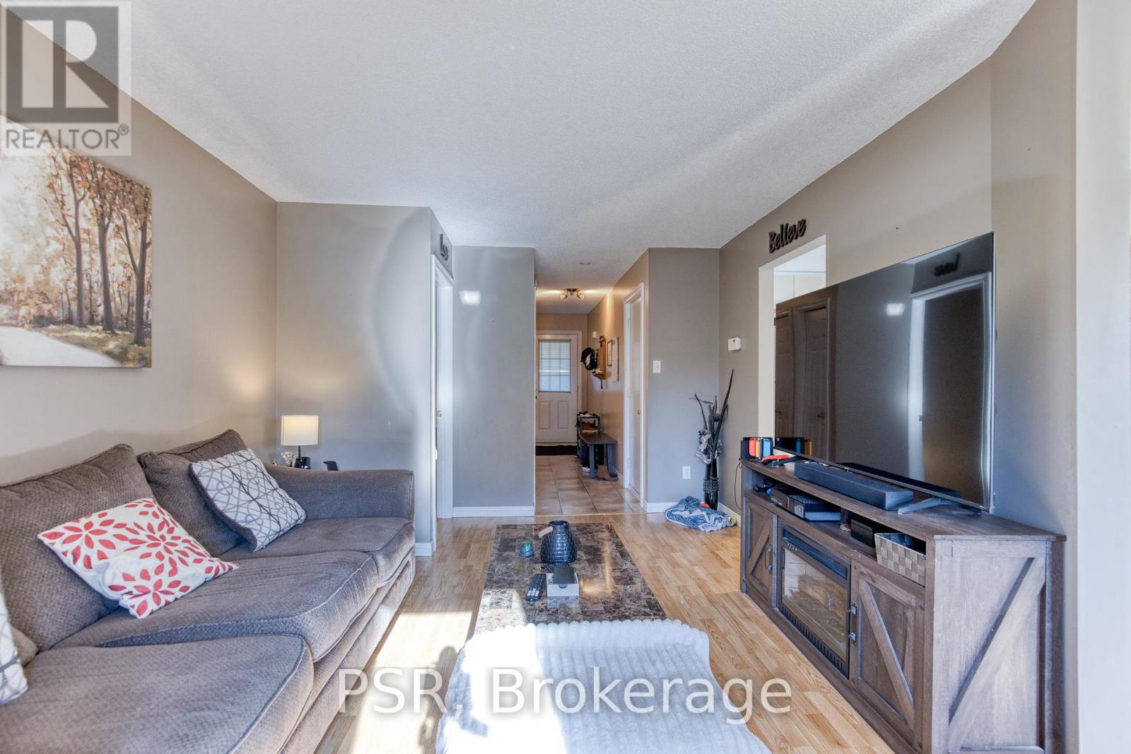 Photo 11 of 81 Brembel Street, Kitchener ON