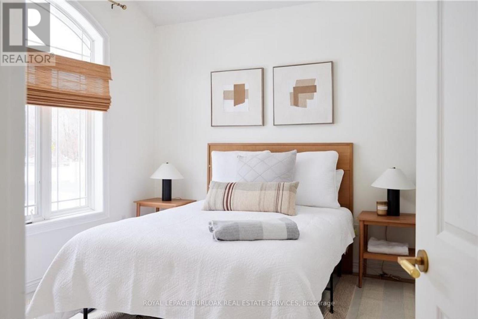 Photo 12 of Main 217 Donnici Drive, Hamilton ON