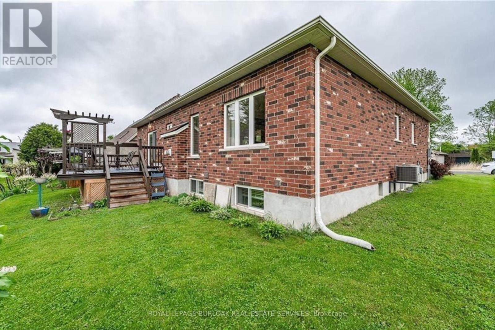 Photo 20 of Main 217 Donnici Drive, Hamilton ON