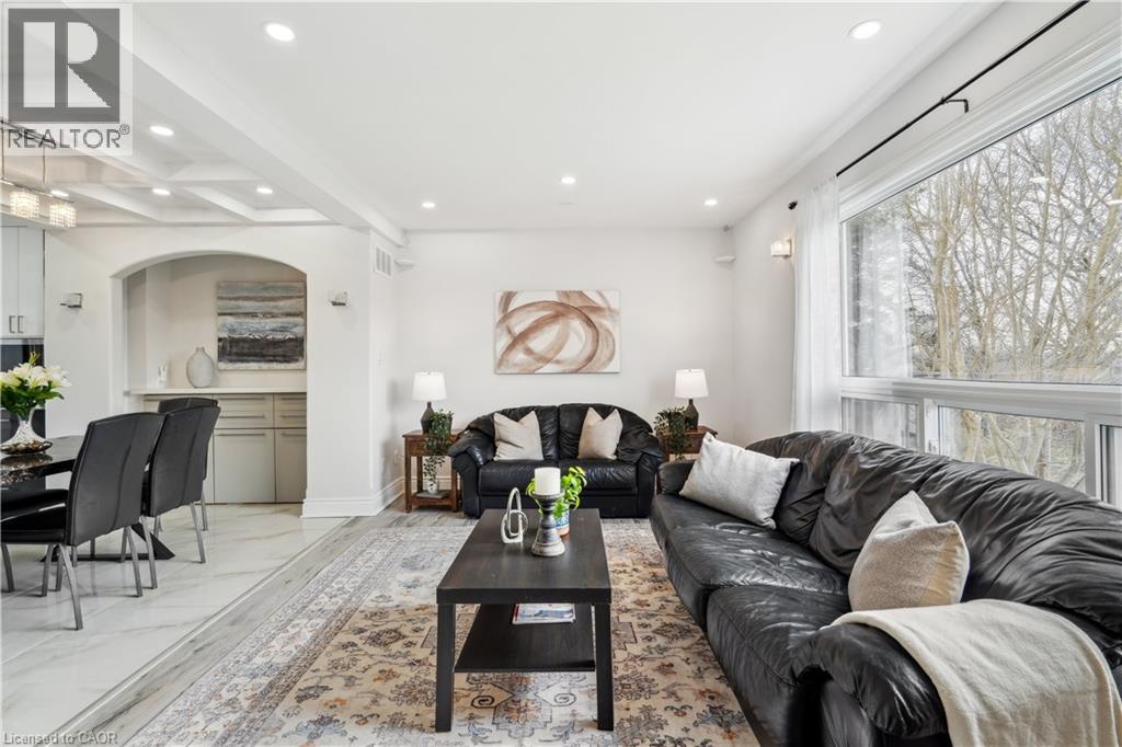 Photo 7 of 16 Campbell Court, Acton ON