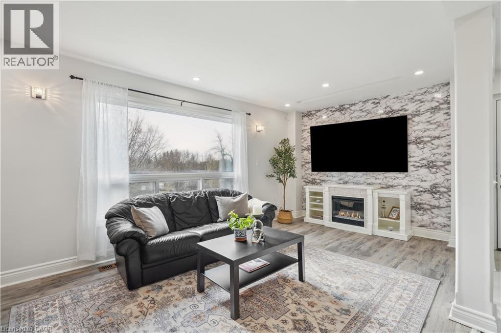 Photo 30 of 16 Campbell Court, Acton ON