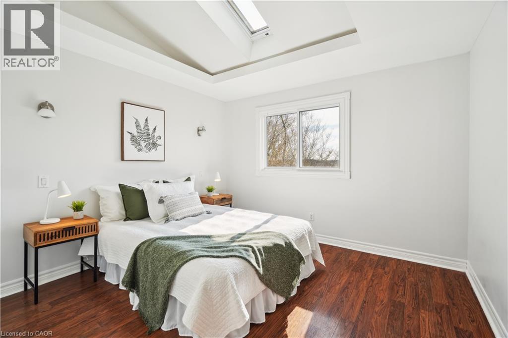 Photo 38 of 16 Campbell Court, Acton ON