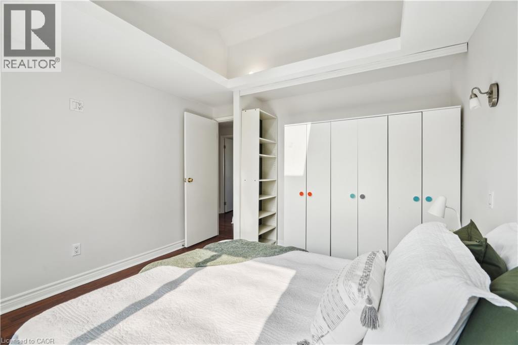 Photo 12 of 16 Campbell Court, Acton ON