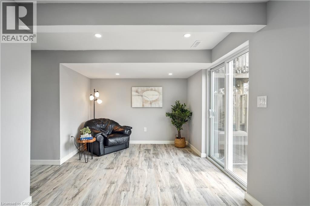Photo 27 of 16 Campbell Court, Acton ON