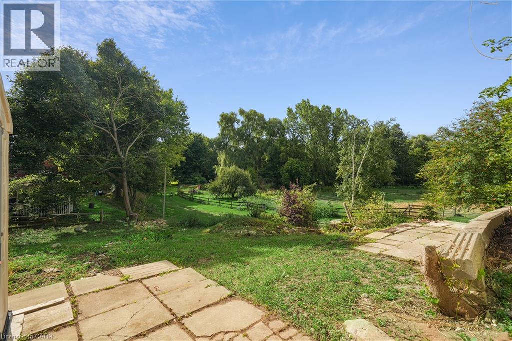Photo 17 of 16 Campbell Court, Acton ON