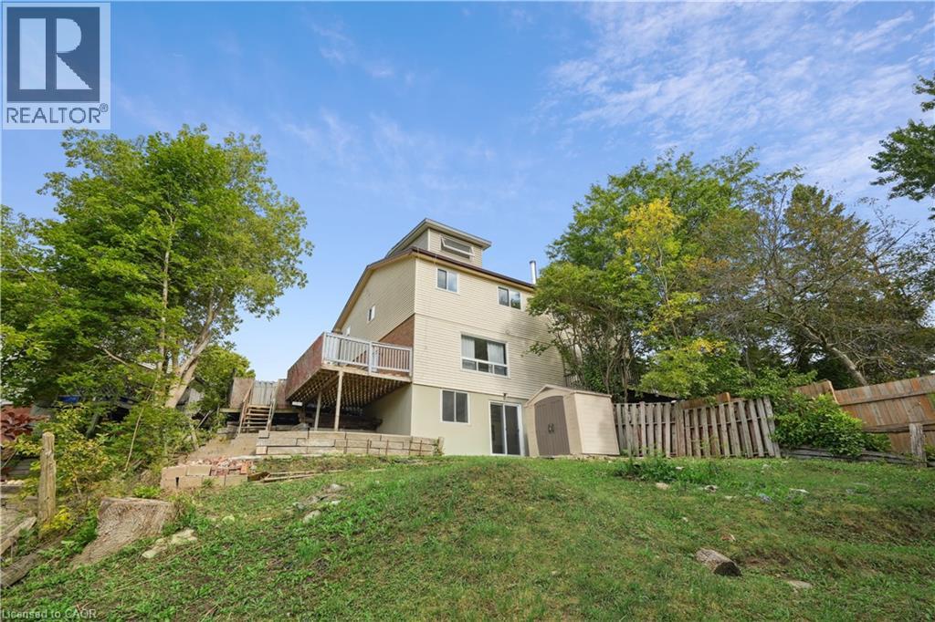 Photo 15 of 16 Campbell Court, Acton ON
