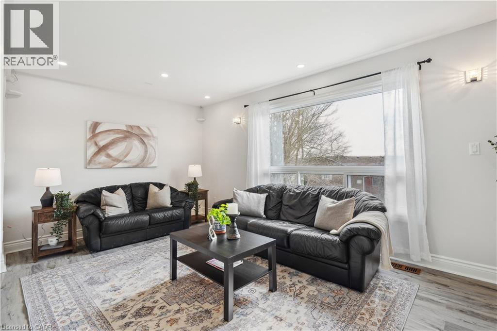 Photo 26 of 16 Campbell Court, Acton ON