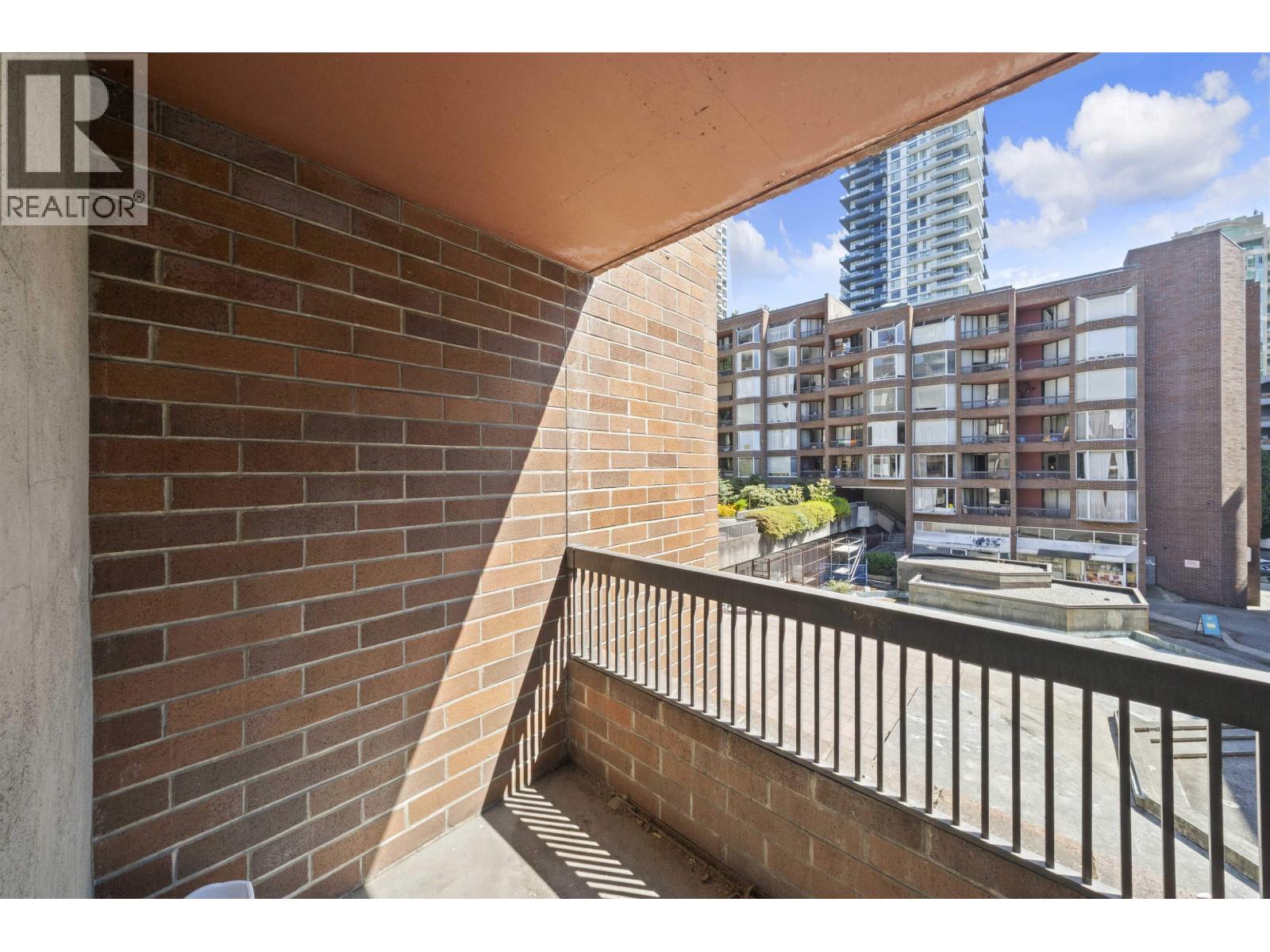 Photo 7 of 313 1330 Burrard Street, Vancouver BC