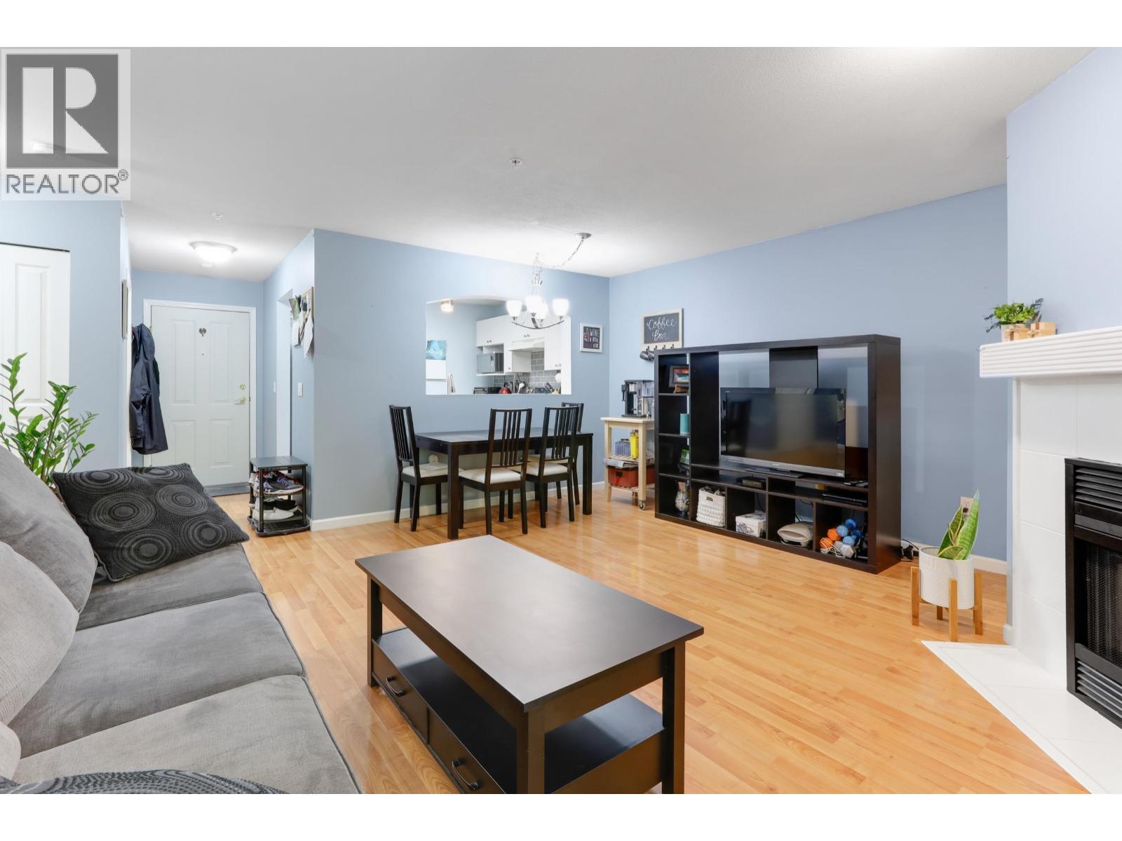 Photo 5 of 204 2439 Wilson Avenue, Port Coquitlam BC