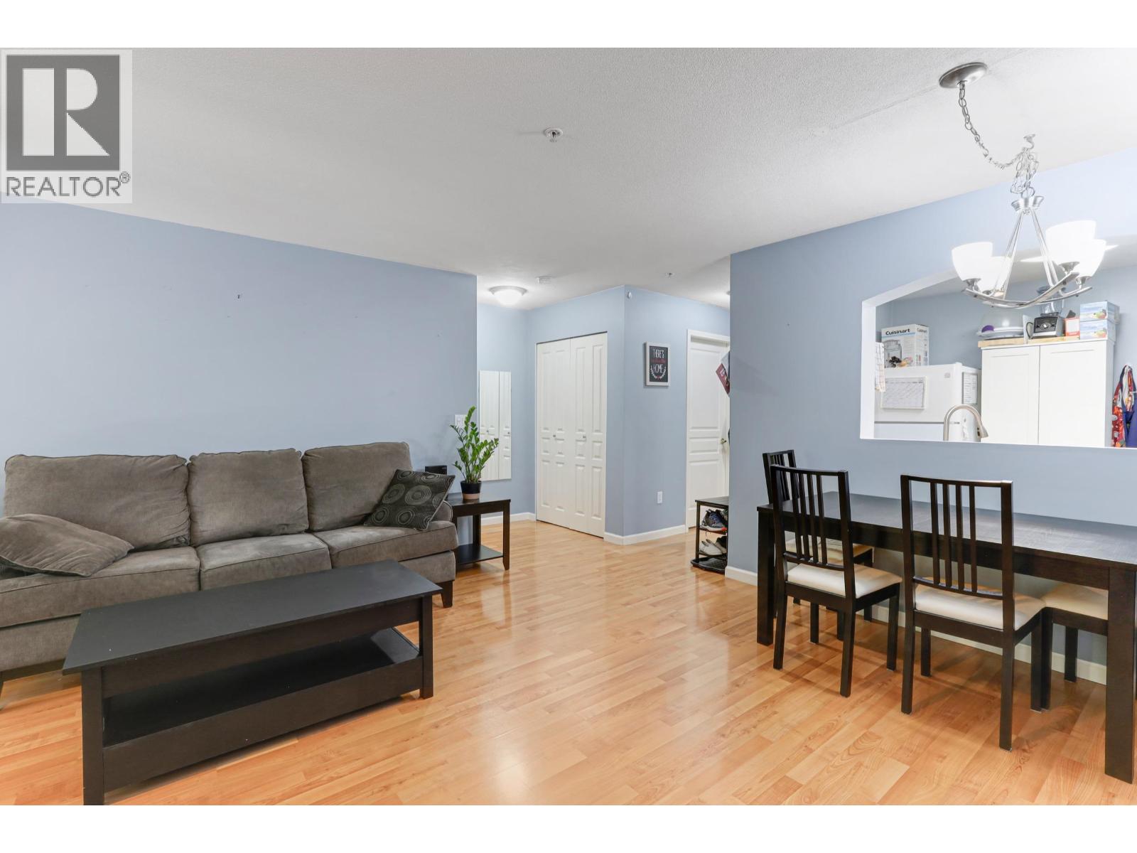 Photo 6 of 204 2439 Wilson Avenue, Port Coquitlam BC