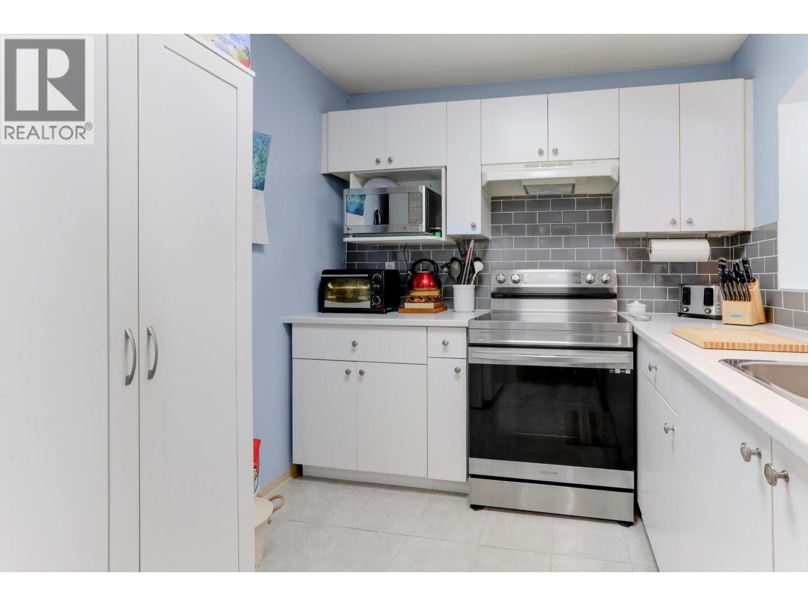 Photo 9 of 204 2439 Wilson Avenue, Port Coquitlam BC
