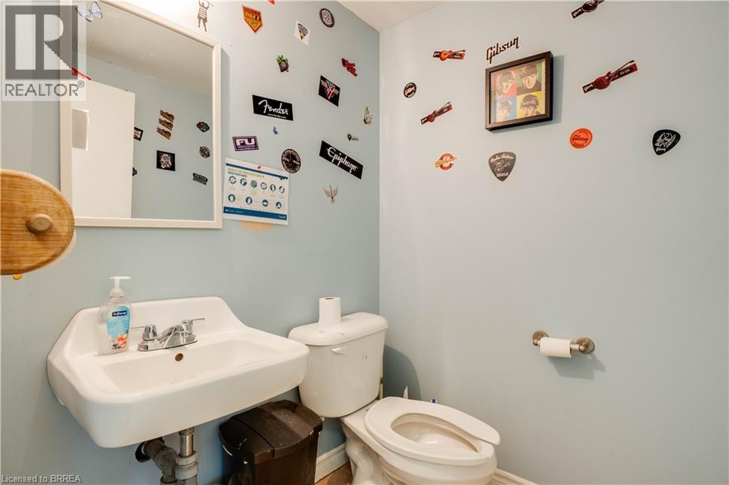 Photo 13 of 45 Dalkeith Drive Unit 2, Brantford ON