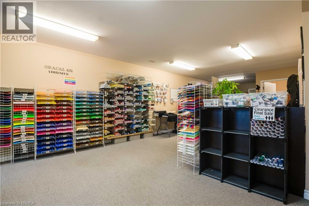 Photo 8 of 45 Dalkeith Drive Unit 2, Brantford ON