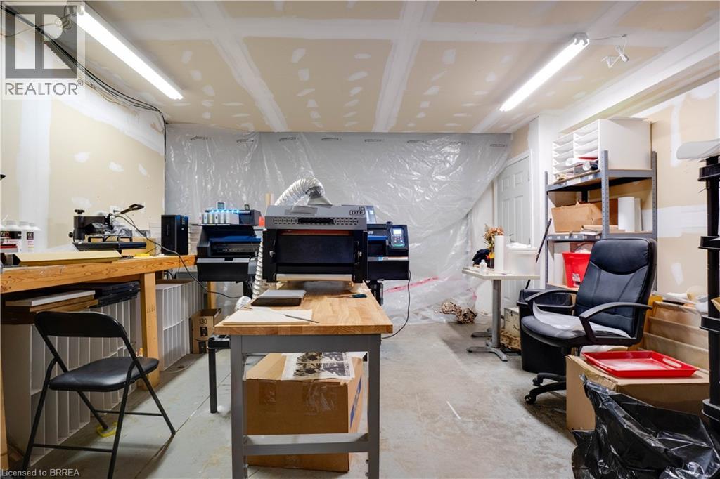 Photo 27 of 45 Dalkeith Drive Unit 2, Brantford ON