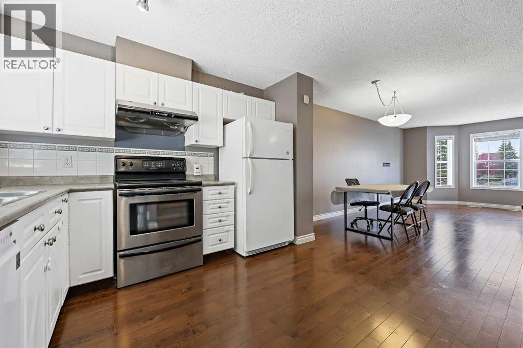 Single Family House for Sale in  Tuscany Springs Gardens NW Tuscany Calgary 
