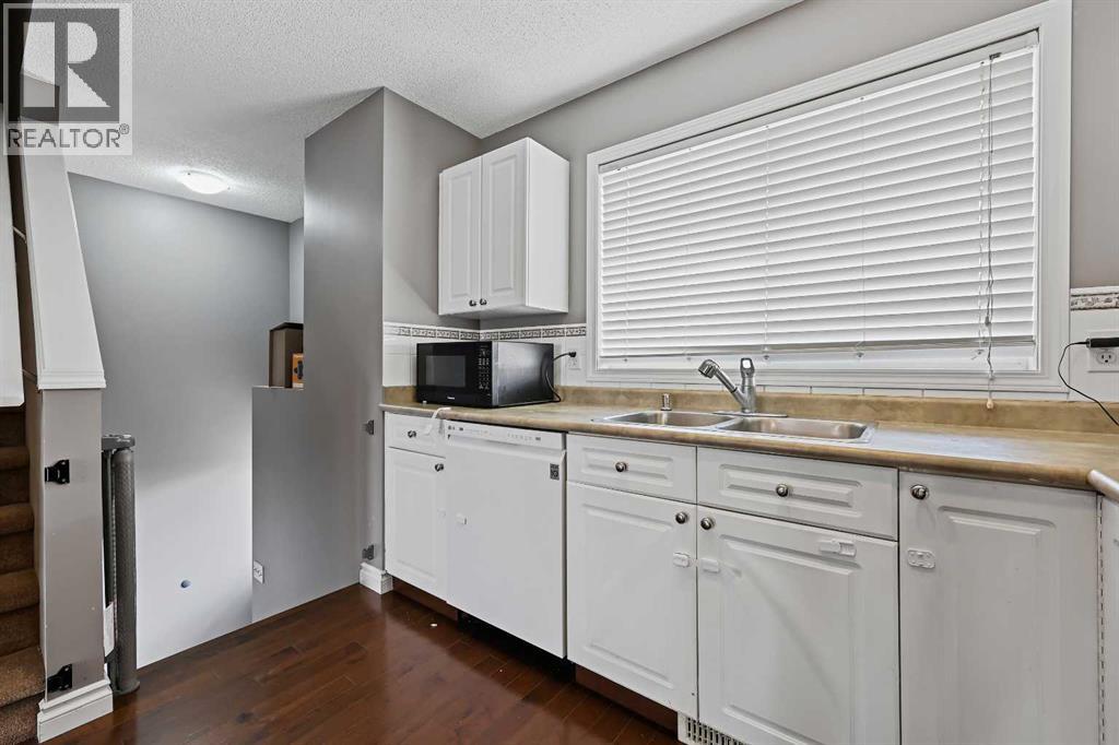 Single Family House for Sale in  Tuscany Springs Gardens NW Tuscany Calgary 