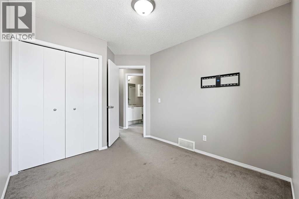 Single Family House for Sale in  Tuscany Springs Gardens NW Tuscany Calgary 