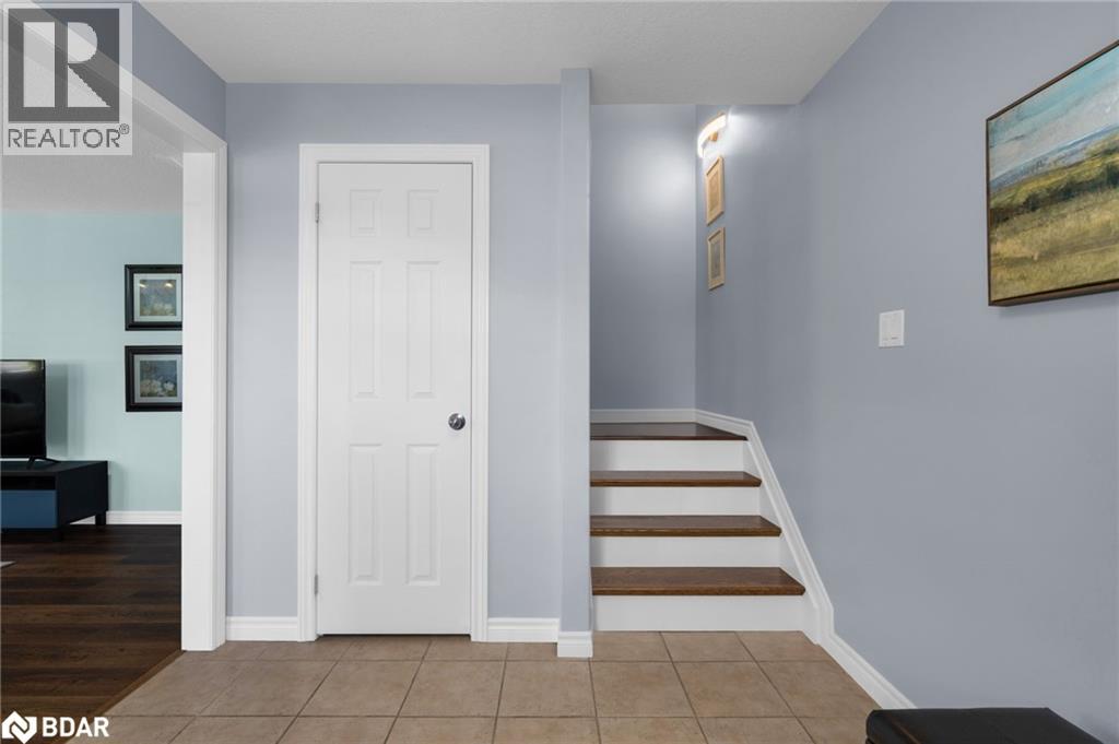 Photo 5 of 8 Ash Court Court, Oromedonte ON