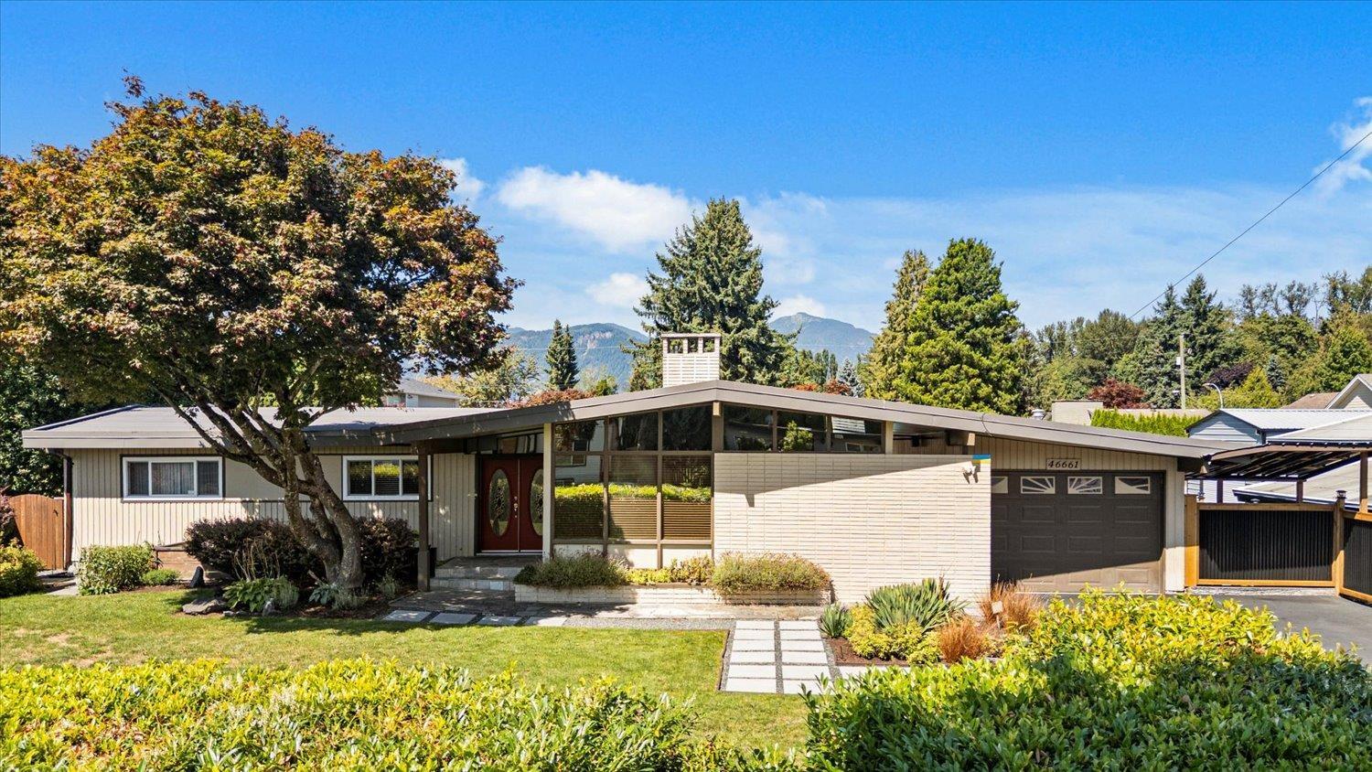 Photo 2 of 46661 Macken Avenue Chilliwack Proper East, Chilliwack BC