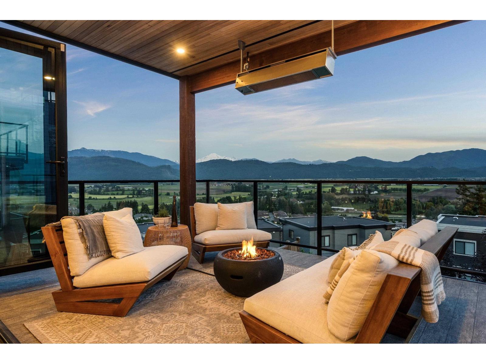 Photo 1 of 11 2290 Boley Street, Abbotsford BC