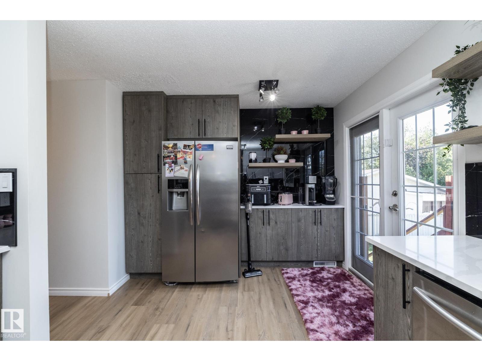Photo 11 of 3516 107 St Nw, Edmonton AB