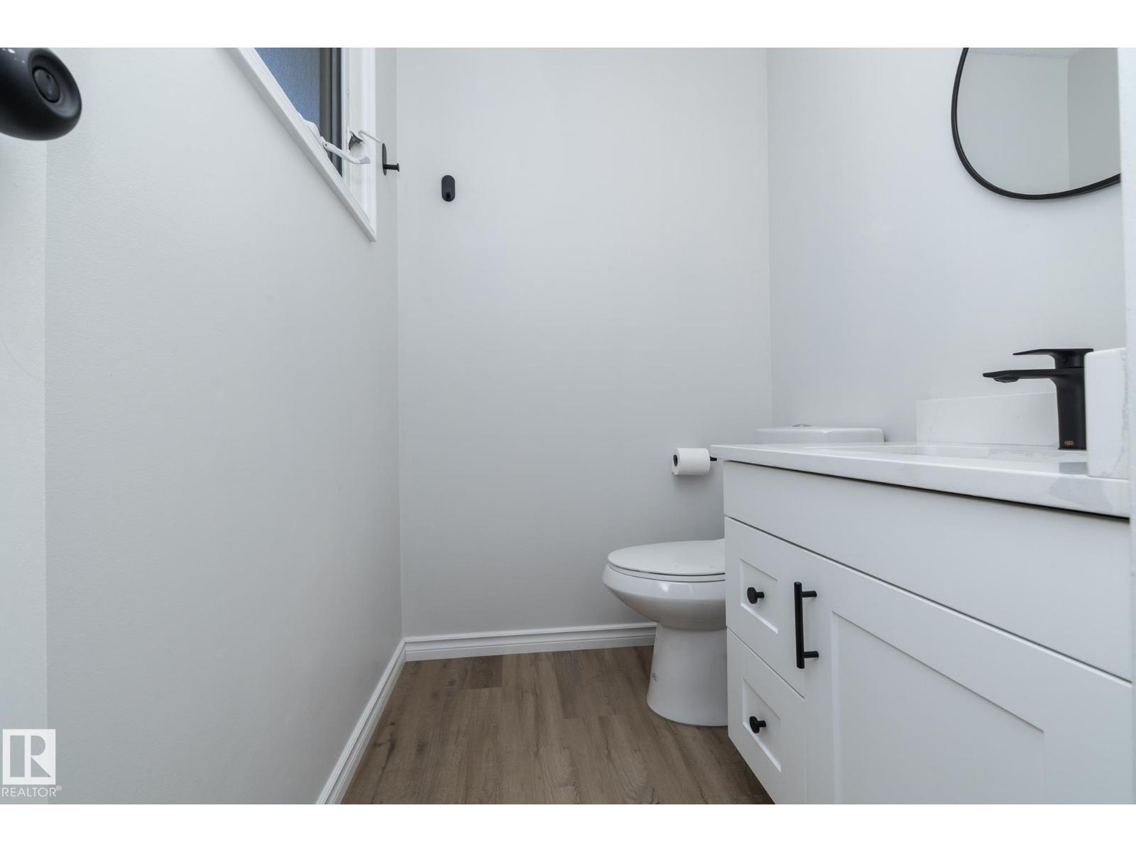 Photo 18 of 3516 107 St Nw, Edmonton AB