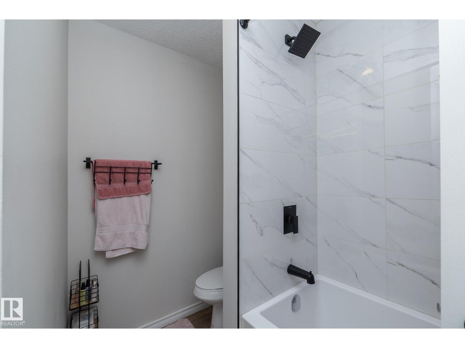 Photo 23 of 3516 107 St Nw, Edmonton AB