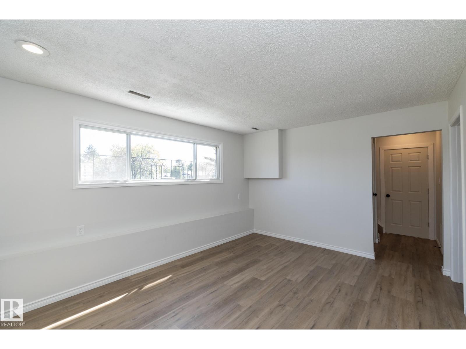 Photo 30 of 3516 107 St Nw, Edmonton AB