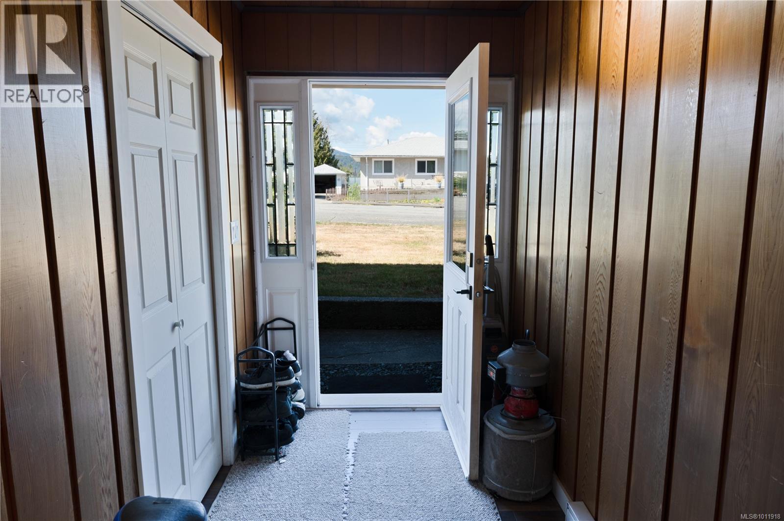 Photo 17 of 2871 15th Ave, Port Alberni BC