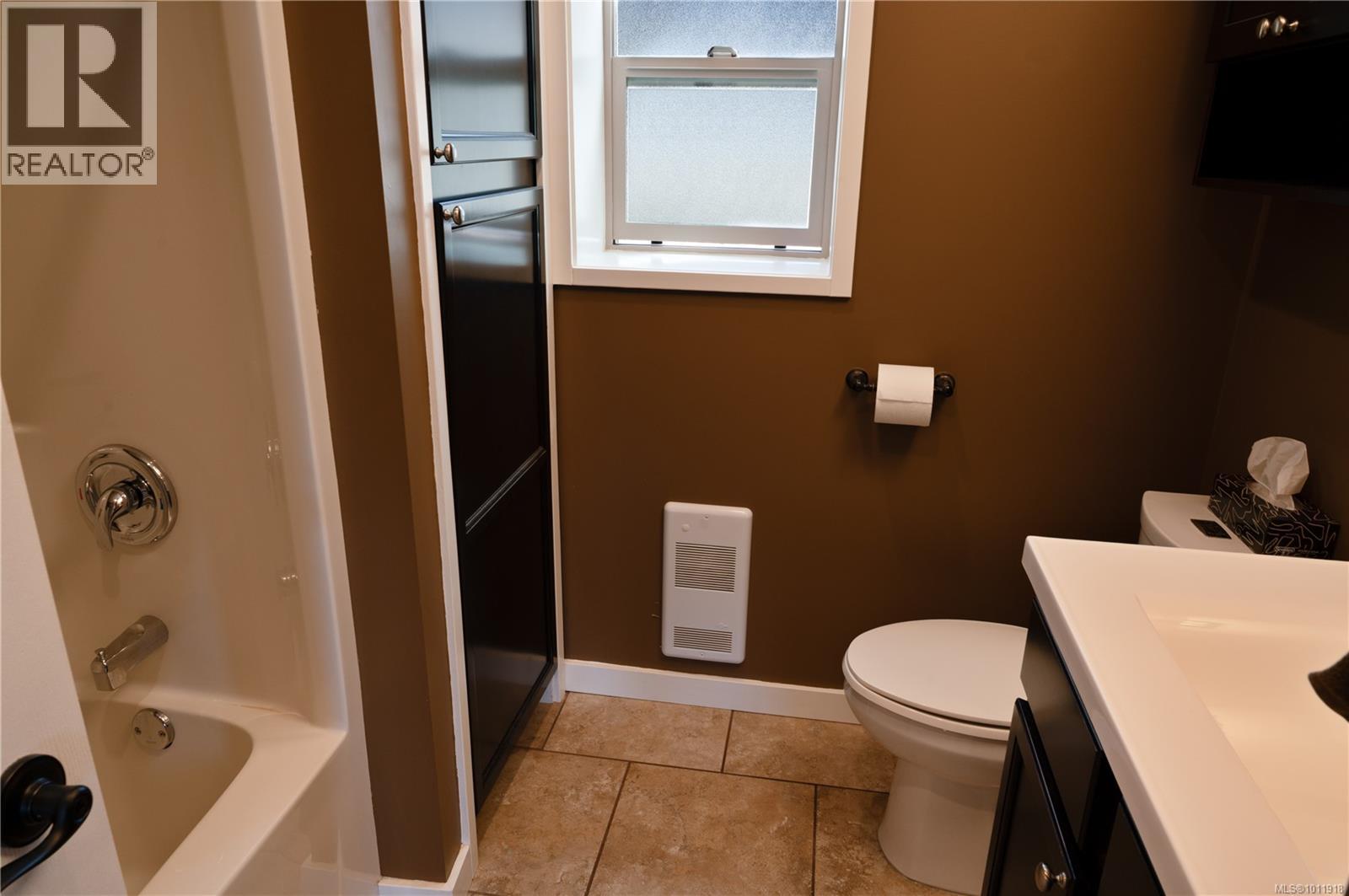 Photo 10 of 2871 15th Ave, Port Alberni BC
