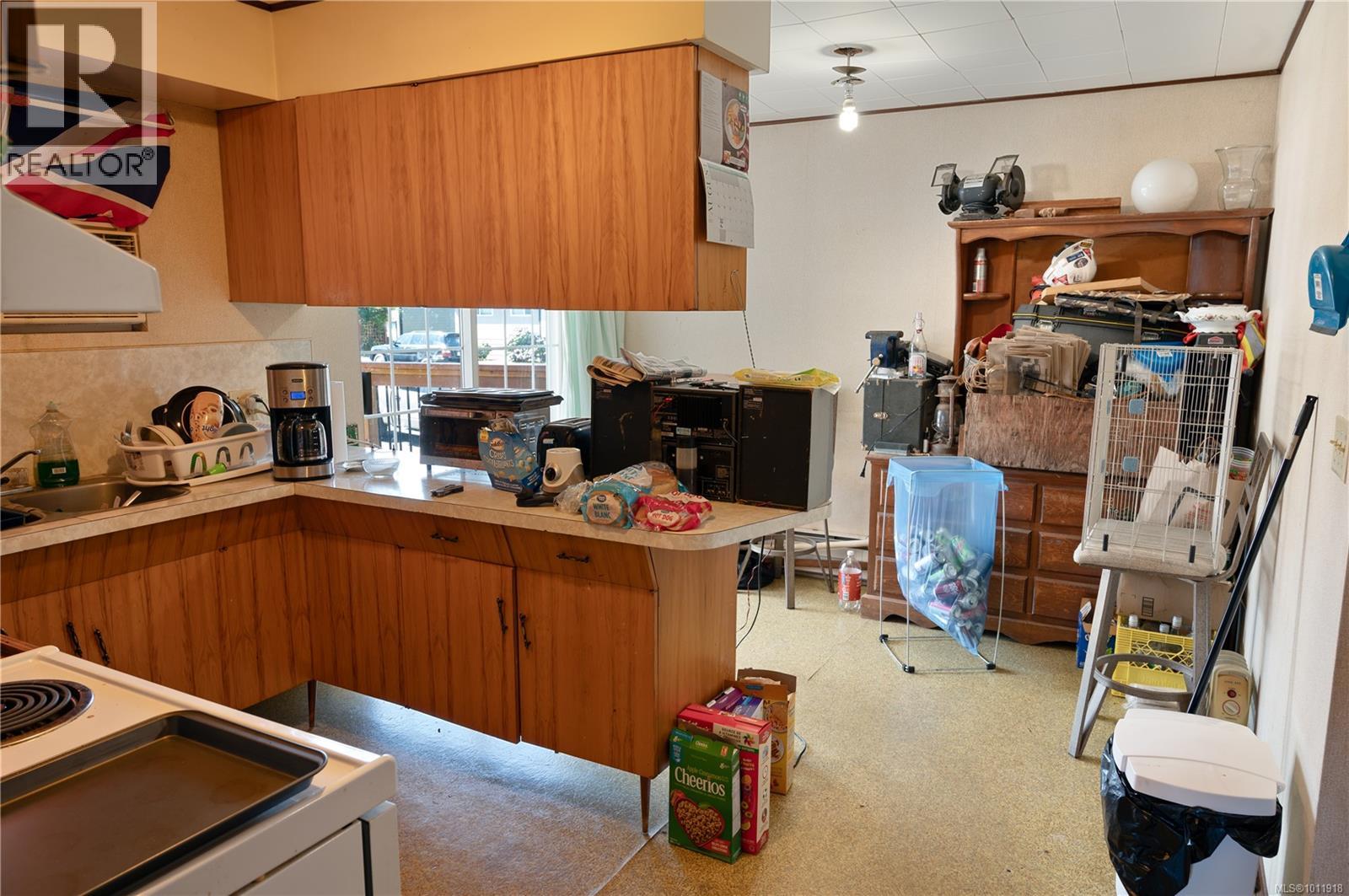 Photo 9 of 2871 15th Ave, Port Alberni BC