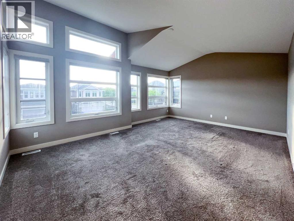 Single Family House for Sale in  aspen summit Mount SW Aspen Woods Calgary 