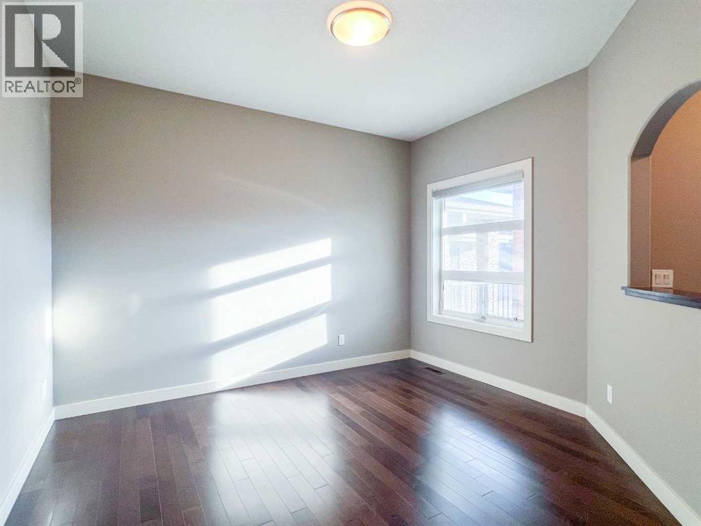 Single Family House for Sale in  aspen summit Mount SW Aspen Woods Calgary 