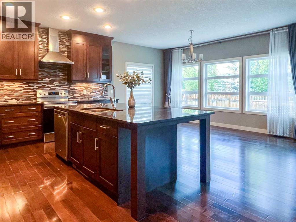 Single Family House for Sale in  aspen summit Mount SW Aspen Woods Calgary 