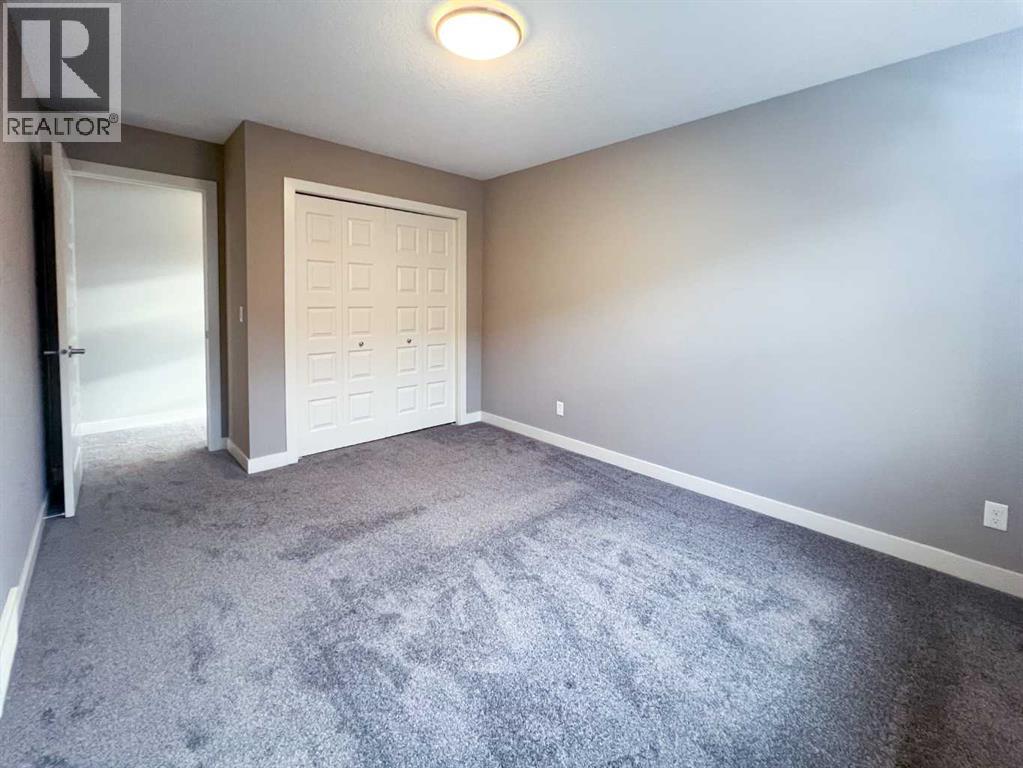 Single Family House for Sale in  aspen summit Mount SW Aspen Woods Calgary 