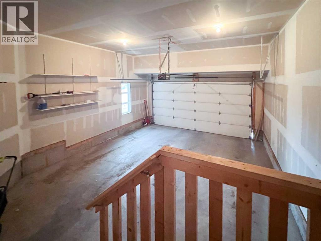 Single Family House for Sale in  aspen summit Mount SW Aspen Woods Calgary 