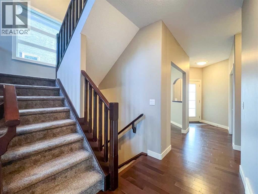Single Family House for Sale in  aspen summit Mount SW Aspen Woods Calgary 