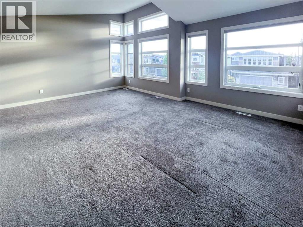 Single Family House for Sale in  aspen summit Mount SW Aspen Woods Calgary 