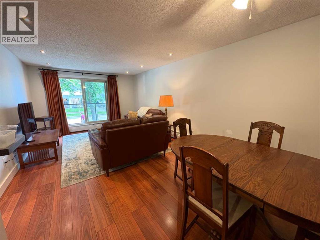 Single Family House for Sale in    Avenue SW Mission Calgary 