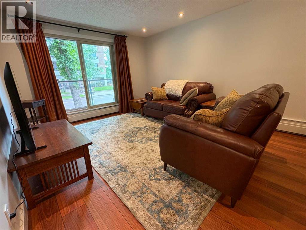 Single Family House for Sale in    Avenue SW Mission Calgary 