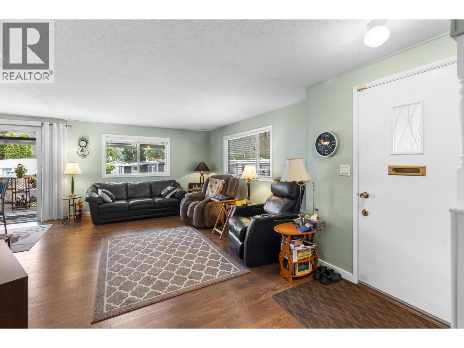 29 1929 97 Highway South, Westbank