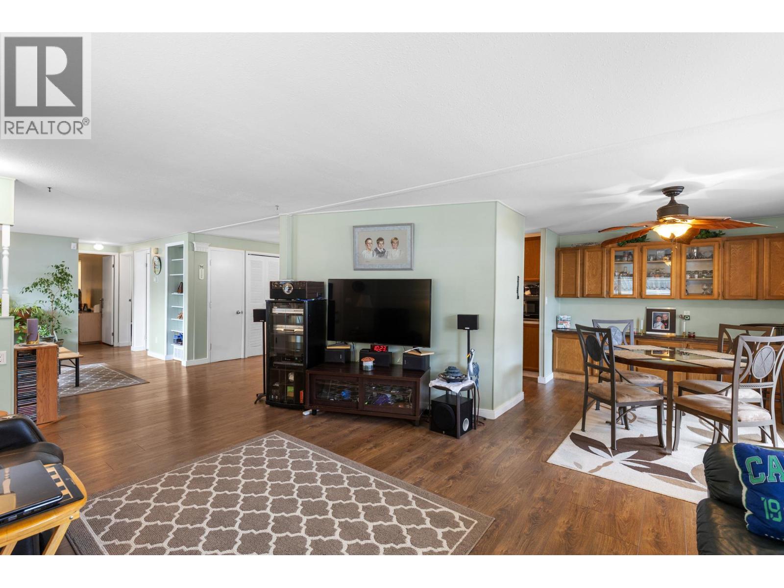 29 1929 97 Highway South, Westbank