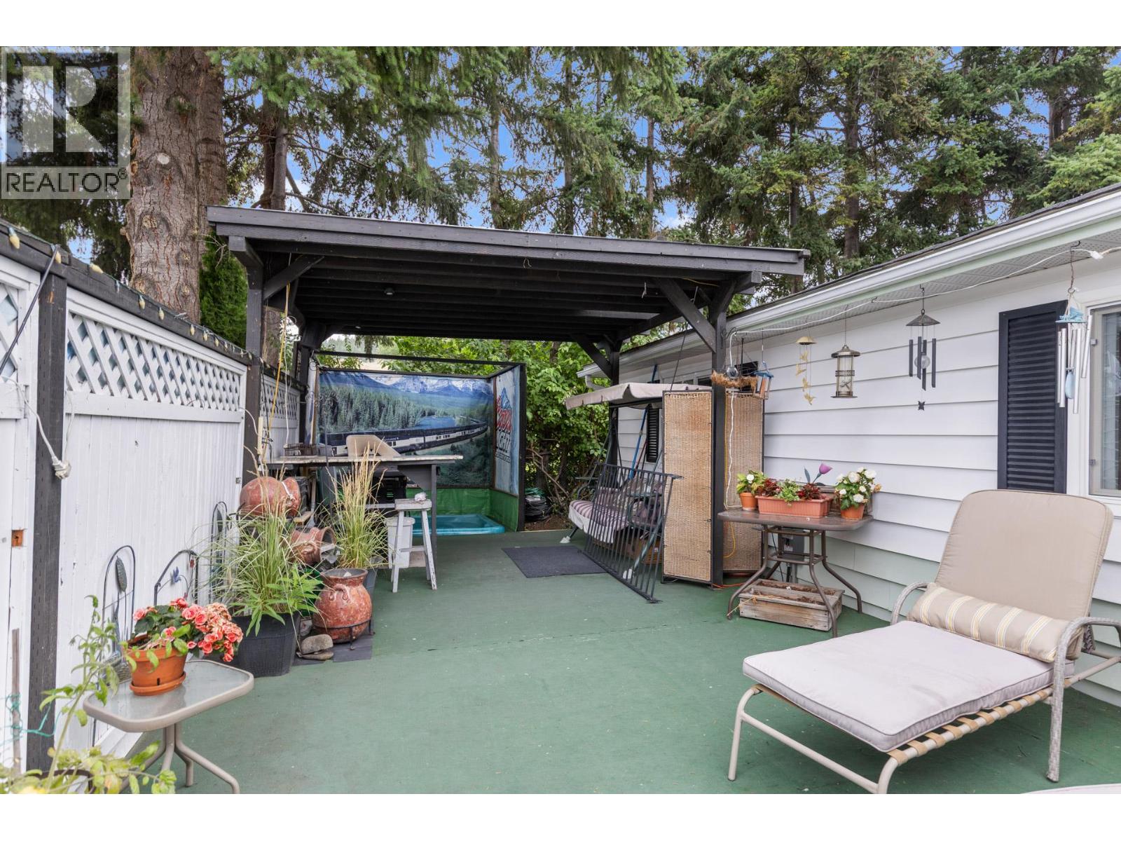 29 1929 97 Highway South, Westbank