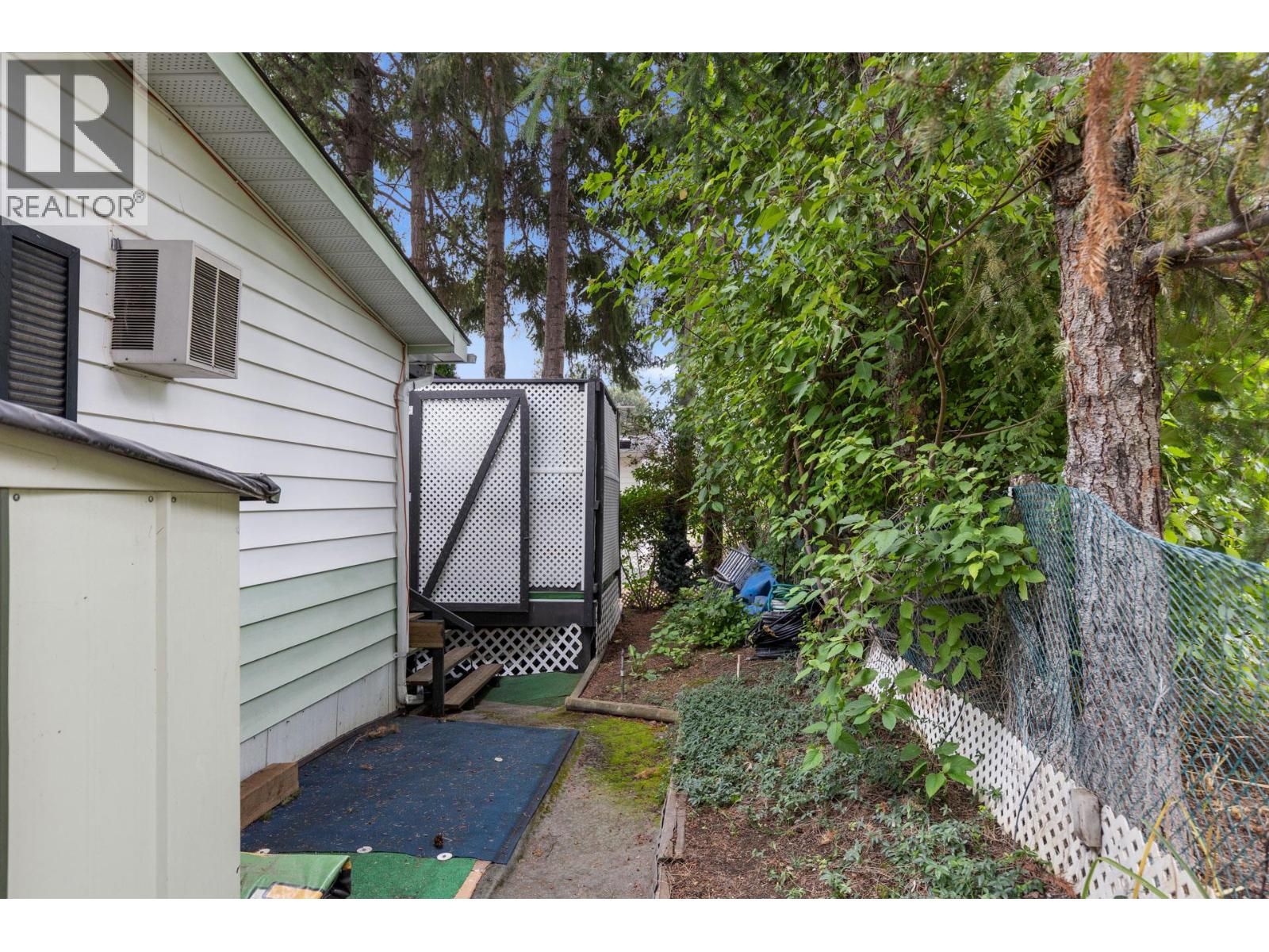 29 1929 97 Highway South, Westbank