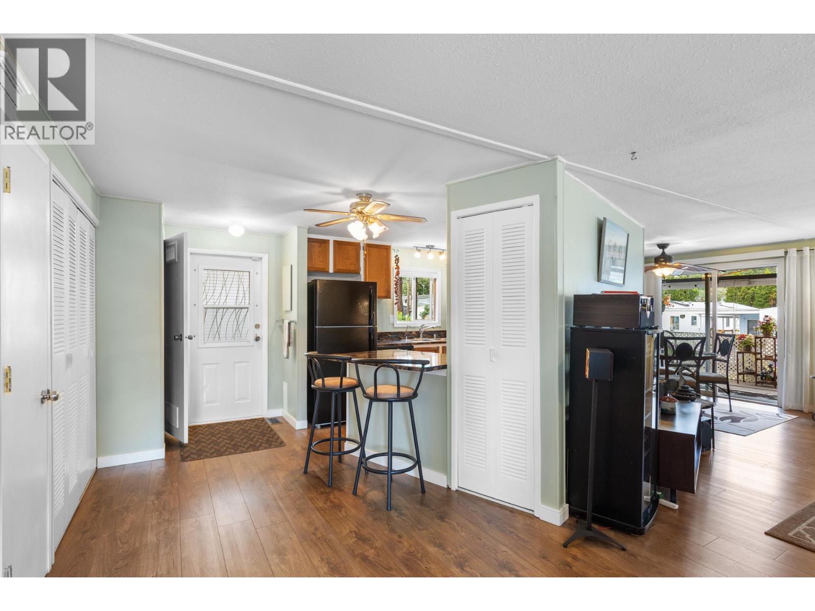 29 1929 97 Highway South, Westbank