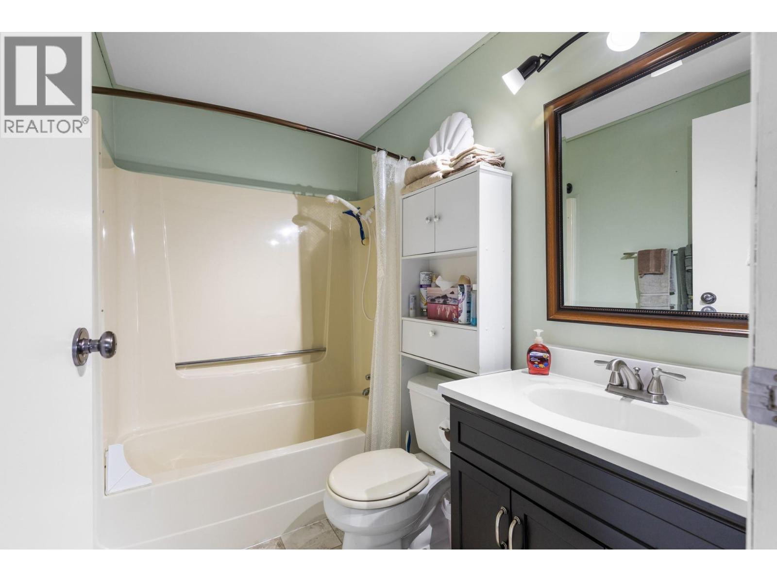 29 1929 97 Highway South, Westbank